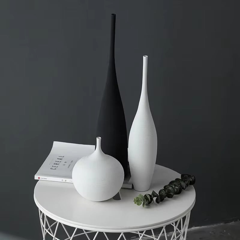 Minimalist Ceramic Bud Vase — Black or White